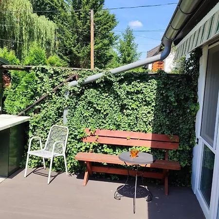 2+2szemelyes Apartman Kerttel Apartament *